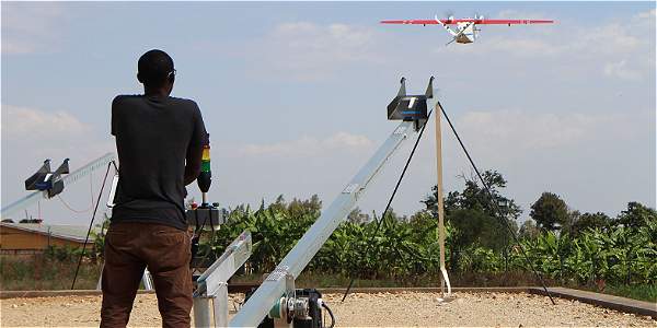 Usan drones para transportar sangre en Ruanda