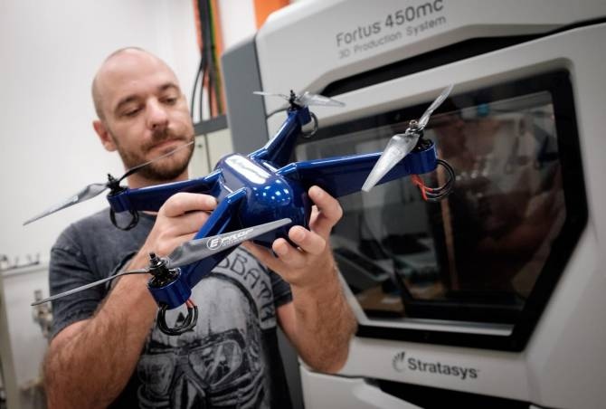 Dron operativo fabricado mayormente por impresión 3D